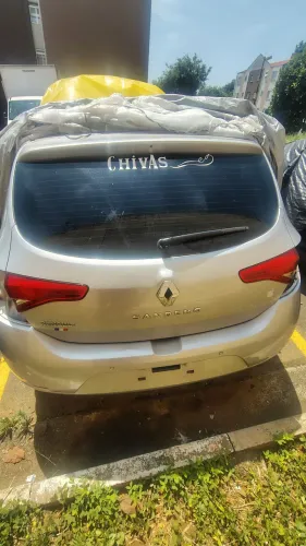 Tampa porta mala Sandero 2020