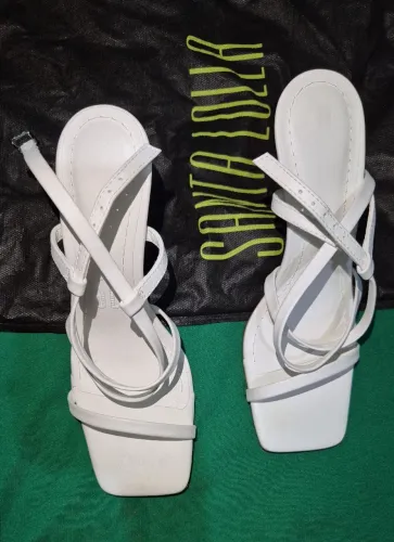 Sandalia Santa Lolla branca De 189,00 por 150,00