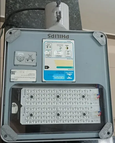 Luminária led Philips 80w