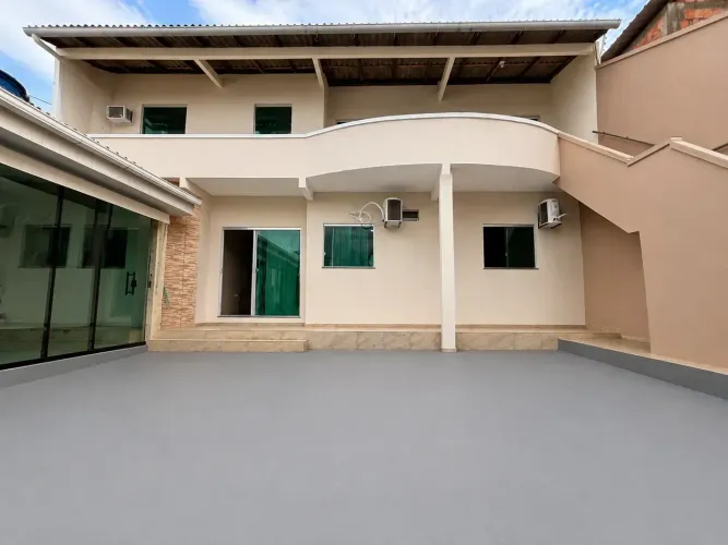 VENDO CASA - 4 QUARTOS COM EDÍCULA - BAIRRO SHANGRILÁ