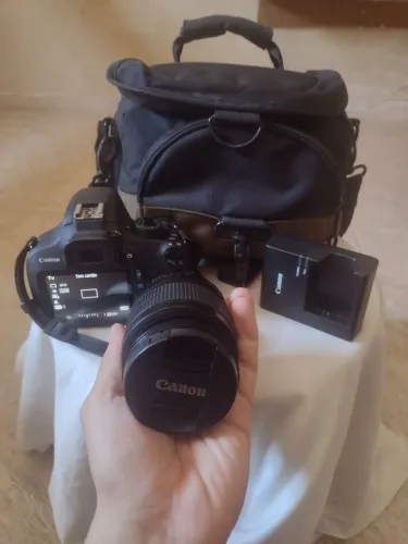 Canon t5 Rebel + Lente 18-55mm