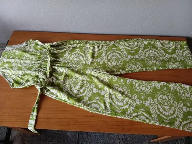 Macacão esta novo usado somente 1x