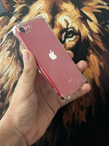 iPhone SE, 64gigas, bateria 80%, trinco no fundo. Mesmo processador do iPhone 11