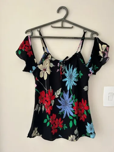 Blusinha Ciganinha Floral Fundo Preto Com Alcinha
