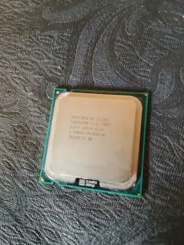 Intel Pentium E5200 Dual Core 2.5ghz / 2mb / 800mhz 775 (usado)