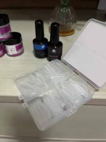 Gel, pó acrílico, moldes e fibra de vidro