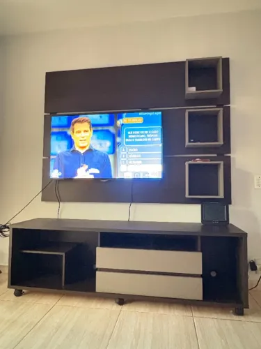 Rack com Painel TV até 65 Polegadas - Bem Novinho