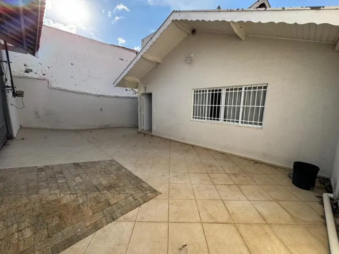 CASA A VENDA - JD. SAMAMBAIA - JUNDIAÍ
