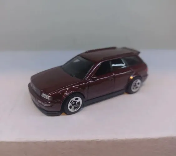 Carrinho Hotwheels 94 Audi Avant RS2 Vinho Novo Loose 1:64 Hot Wheels