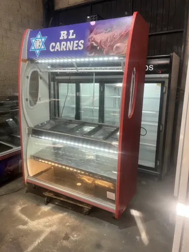 Geladeira expositora para carnes funcionando perfeitamente confira 220 v !