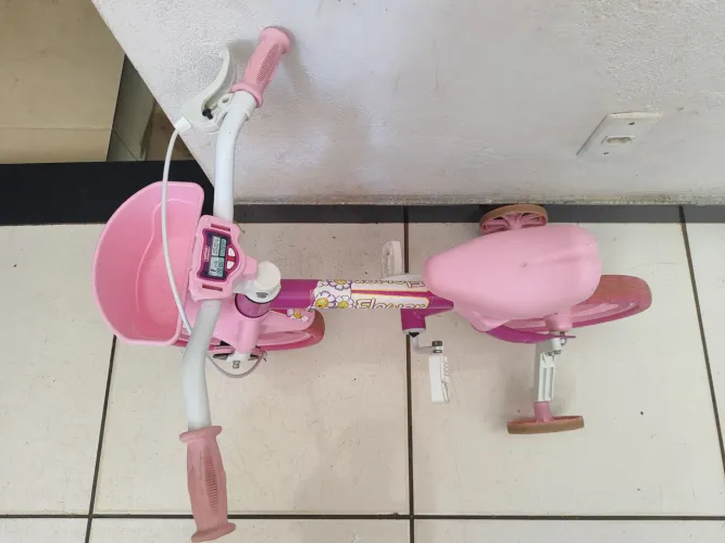 Vende - se bicicleta infantil 150,00