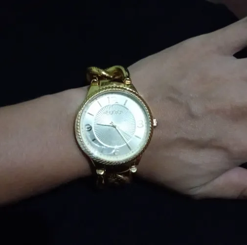 Vende-se relógio novo feminino