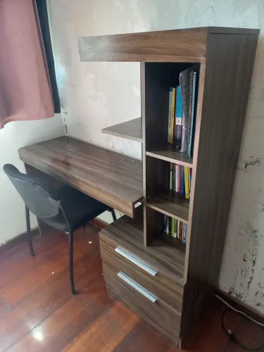 Estante de livros + cadeira escritório