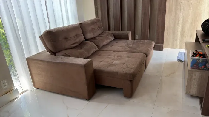 Sofá retrátil e reclinável
