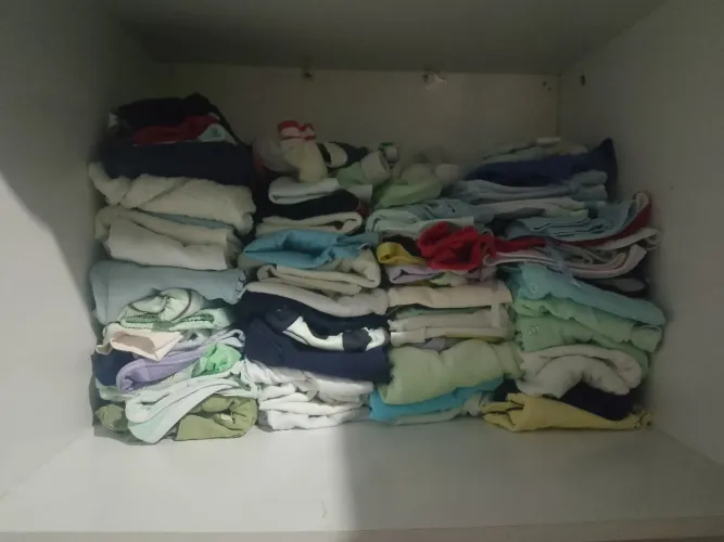 Lote de roupa bebê menino Vendo ou troco por fraldas XG