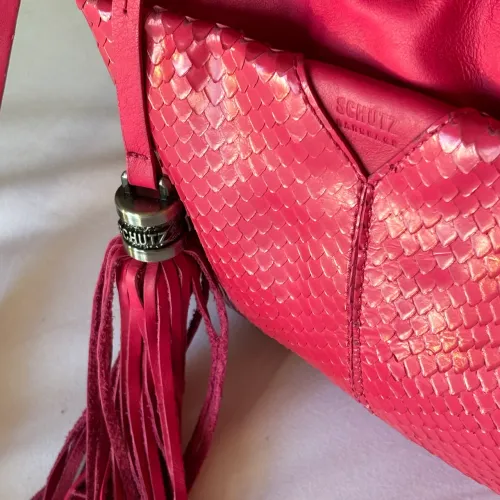 Bolsa schutz tote joana glam couro rosa pink