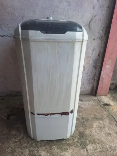 Tanquinho de lavar roupas colomarq