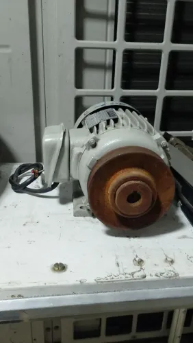 Motor de indução trifásico - EBERLE  S 80 B4 - 1.5CV 