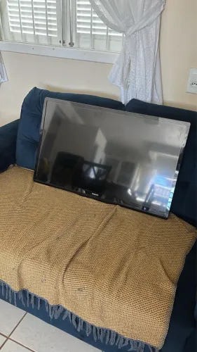 TV 32 polegadas Phillips! Não é Smart!!