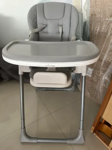 Cadeirinha de alimentação nova 