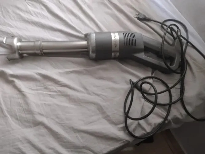 Mixer industrial robot coupe