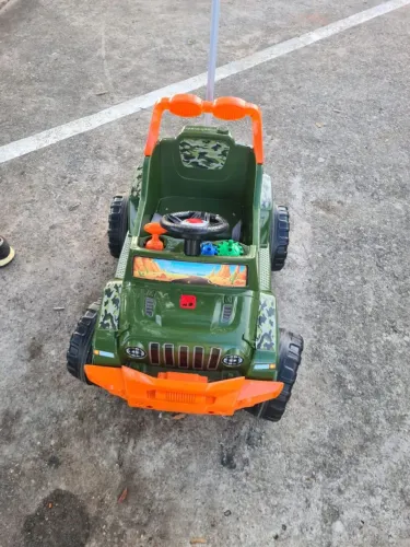 Carro de passeio para crianças