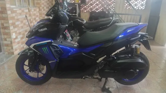 Yamaha Aerox 160 azul, impecável, único dono, quitada, na garantia.