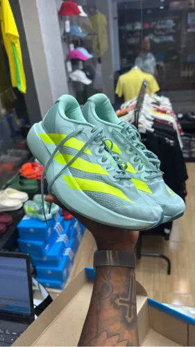 TÊNIS ADIDAS ADIZERO SL