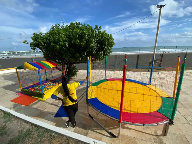 Aluguel de pula pula + casinha de bolinha