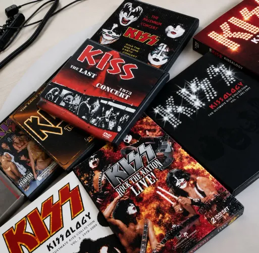 Coleção KISS - DVDs e Box Sets para Fãs e Colecionadores