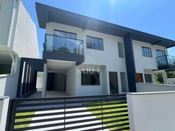 Sobrado novo, com 3 dormitórios, sendo 1 suíte, de 101 m² Forquilhas - São José