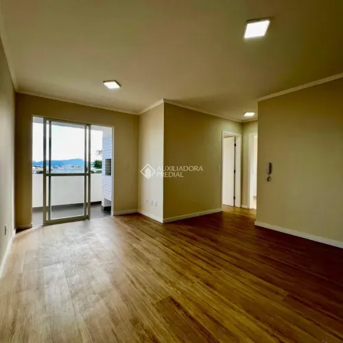 Oportunidade com vista mar e 2 dormitórios no bairro Balneário!