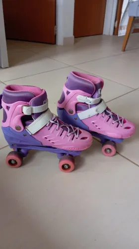 Patins infantil ajustável do número 34 ao 38.