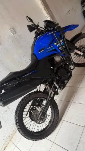 Lander 2023 muito conservada