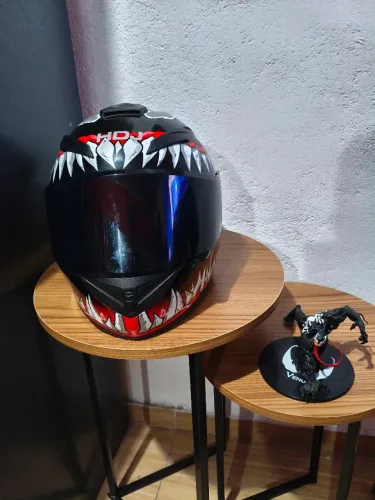 Capacete tamanho 62 