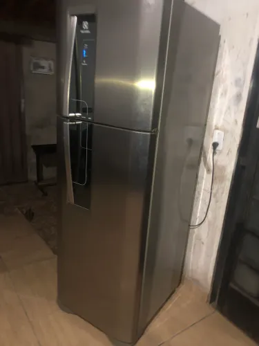 GELADEIRA ELECTROLUX FROSSFREE