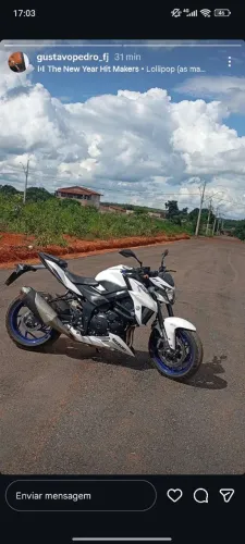 Moto Suzuki GSX 750 