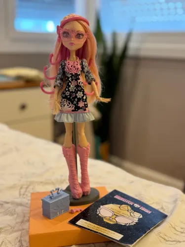 Viperine monster high