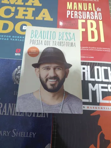 Livros de ficção, poesia, investigação, FBI e Machado de Assis