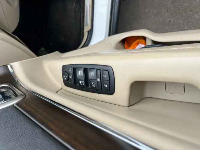 Jeep Grand Cherokee Limited 3.0 TB Dies. AUT 2015