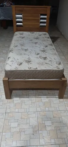 Cama solteiro com colchão