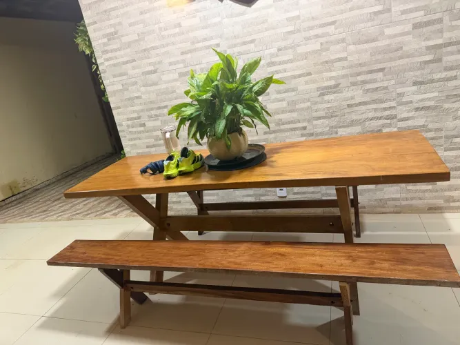 Vendo mesa de madeira