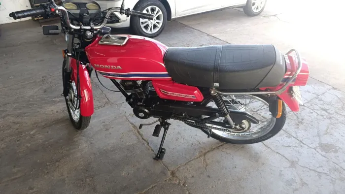 Vendo essa moto a mais zera de Goiânia