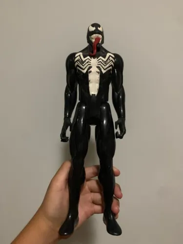 Boneco Venom 