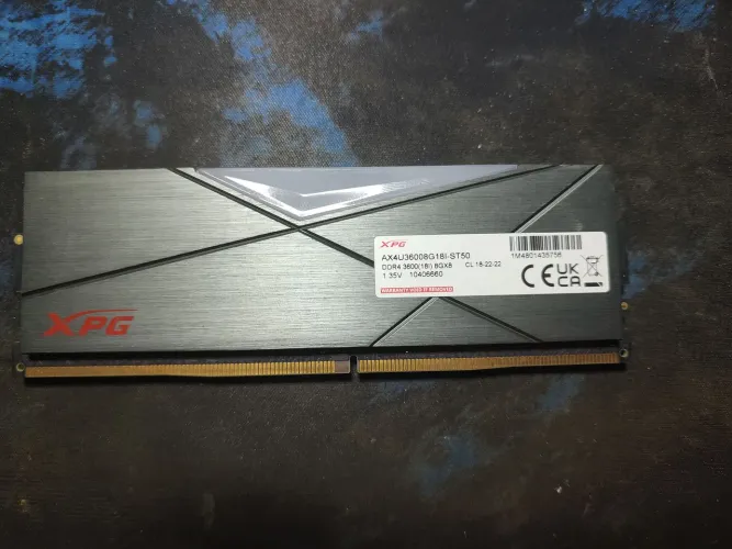 Memória Ram 8GB DDR4 3600mhz XPG D50 RGB, novíssima, em perfeitas condições.