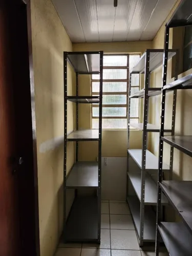 Prateleira em aço