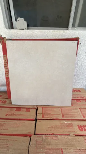 Vendo 63m2 de cerâmica