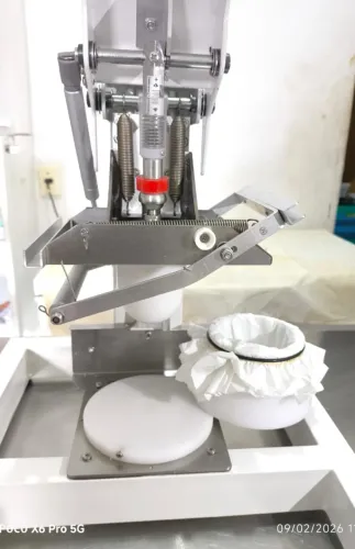 Modeladora Manual Vimaster + Fechadora de Coxinhas