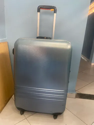 Mala de viagem grande usada bom. Estado
