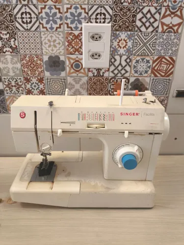 Máquina de costura Singer Facilita